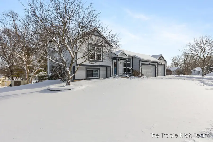 831 Scott Woods Drive Ne, Comstock Park, MI 49321 - #3
