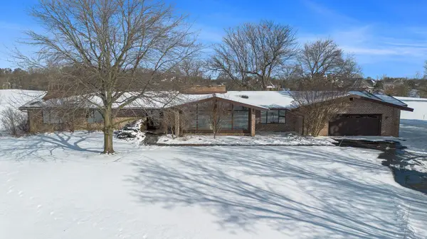 2827 Fairway Drive, Saline, MI 48176