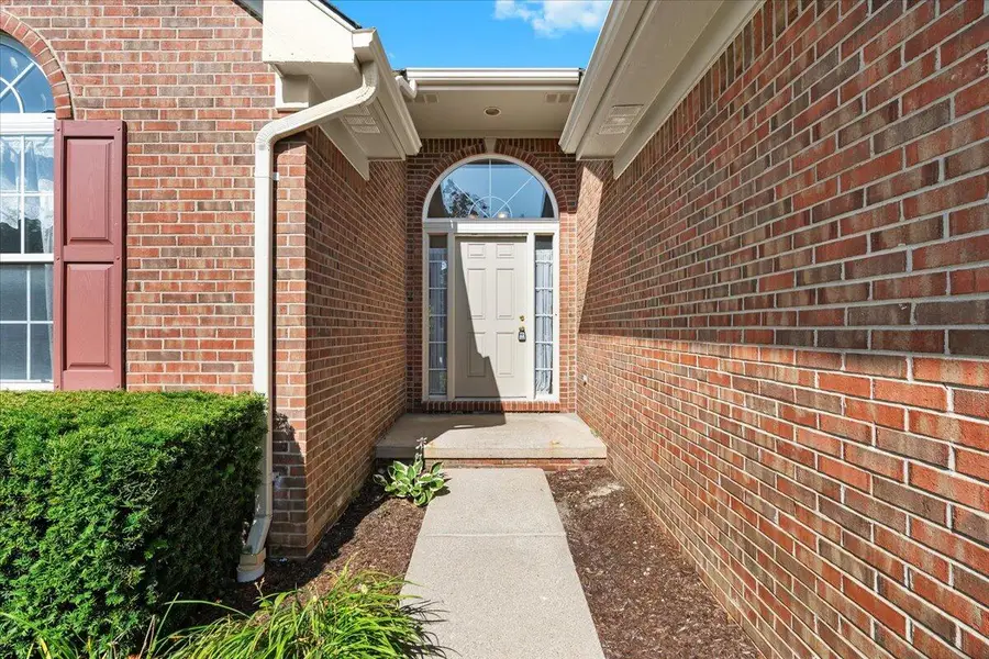 462 Woodhaven Drive, Commerce Township, MI 48390 - Image #3