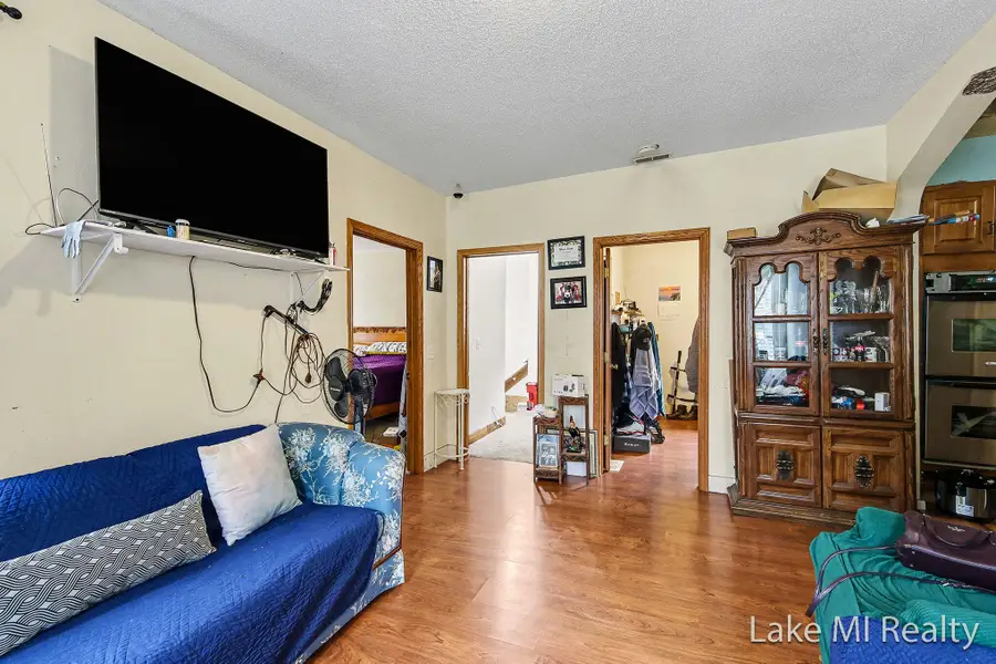 1053 3rd Street Nw, Grand Rapids, MI 49504 - Image #3