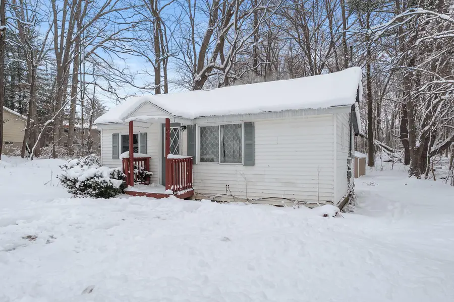 654 Vernon Street, Allegan, MI 49010 - Image #3