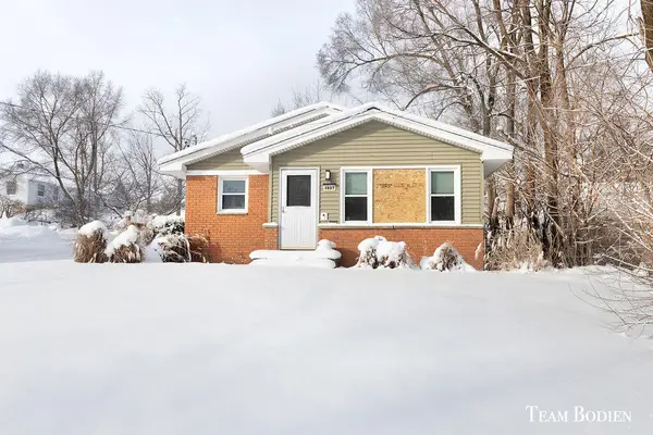 3807 Balsam Avenue Ne, Grand Rapids, MI 49525