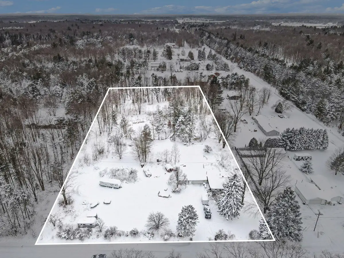 4249 S Hilton Park Road, Fruitport, MI 49415 - Image #1