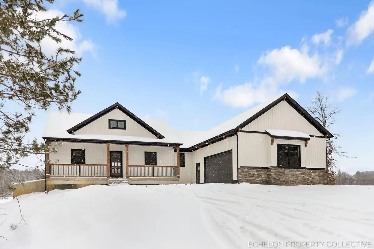 3317 E Sternberg Road, Fruitport, MI 49415 - Image #1