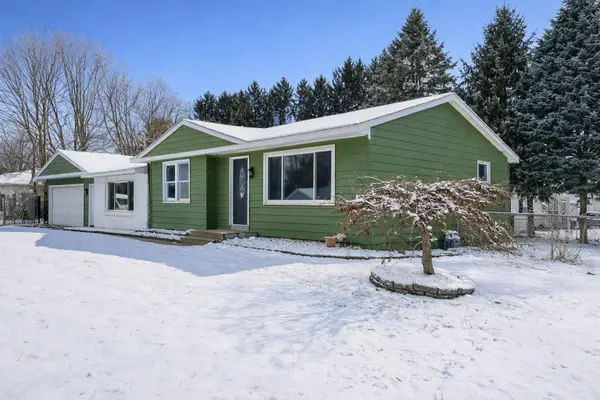 233 Washington Avenue, Plainwell, MI 49080