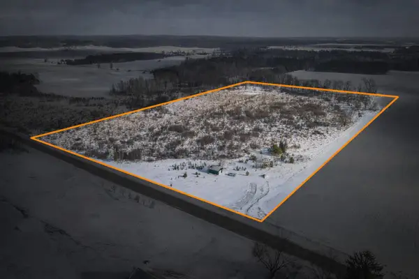 5143 S 8 Mile Road, Falmouth, MI 49632