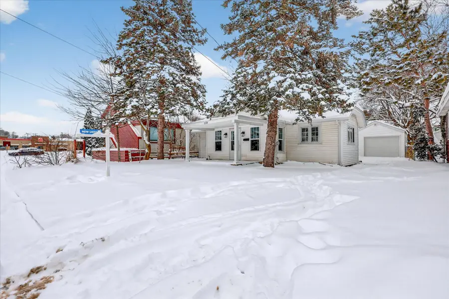 2138 Edgewood Avenue Ne, Grand Rapids, MI 49505 - Image #2