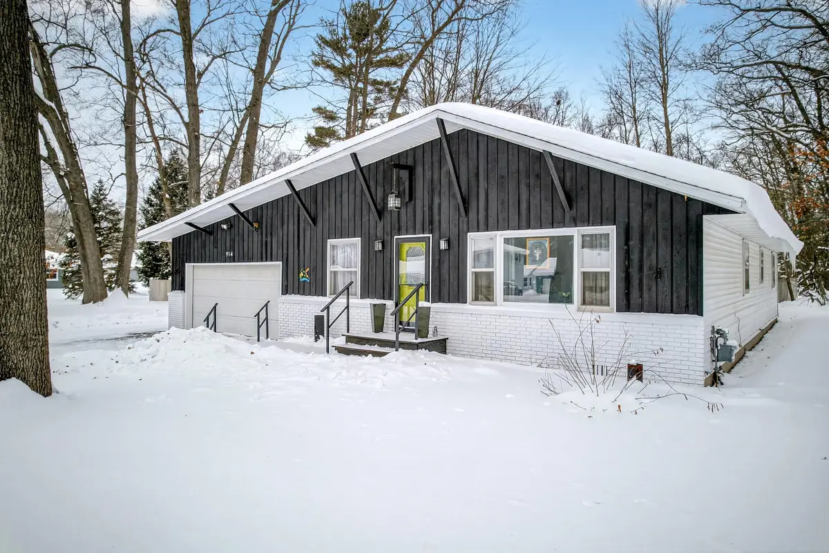 914 Victor Avenue, Muskegon, MI 49445 - #1