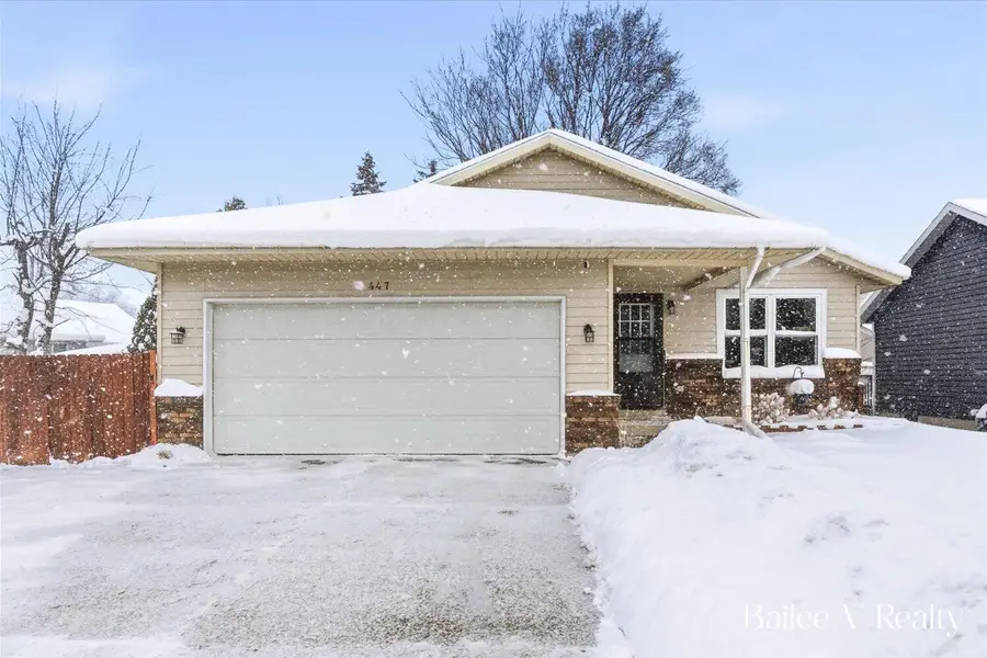 447 Stonehenge Street Se, Grand Rapids, MI 49548 - #2