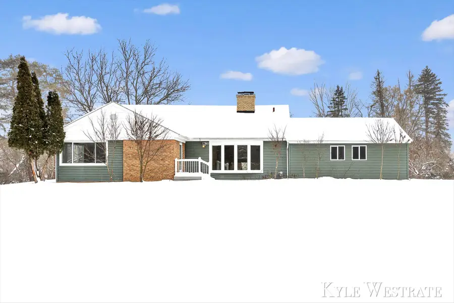 1122 W Green Street, Hastings, MI 49058 - #2