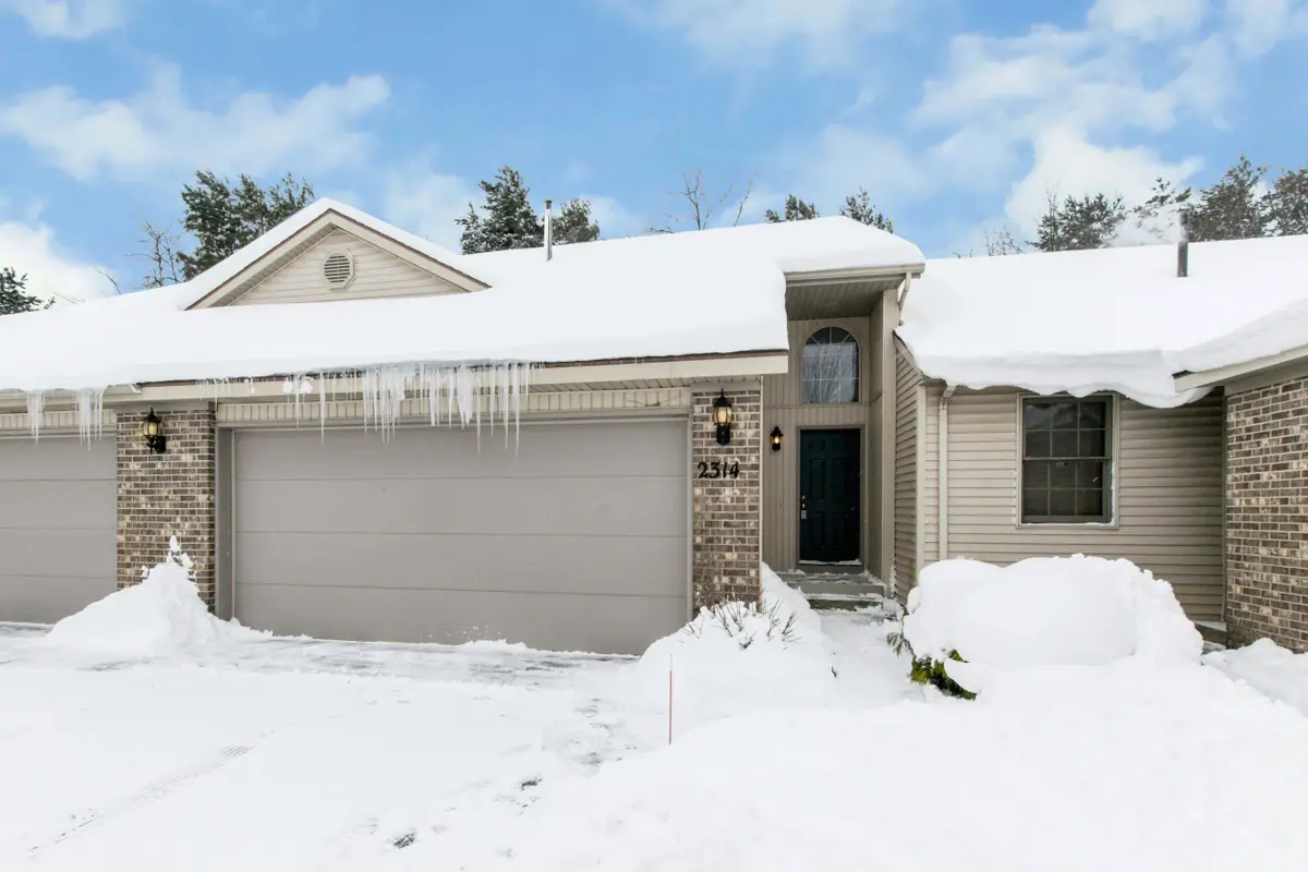 2314 S Highland View Circle Se, Grand Rapids, MI 49506 - Image #1