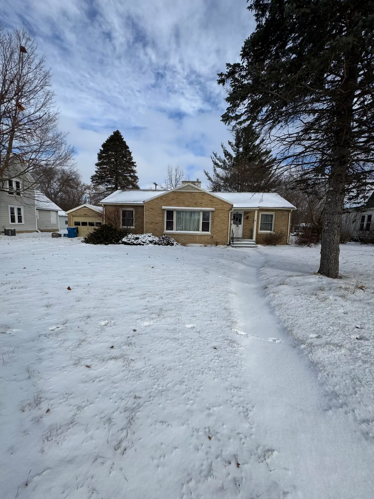 620 W Huron Avenue, Vassar, MI 48768 - #1