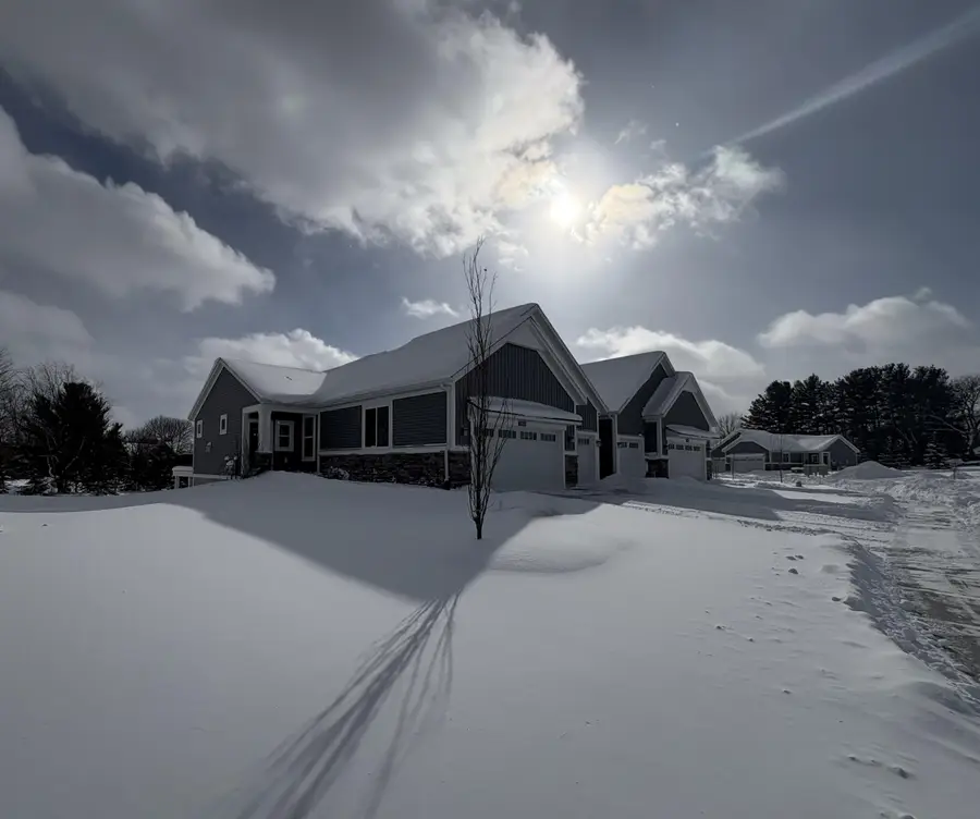 2553 Ravines Trail Drive Sw, Byron Center, MI 49315 - Image #2