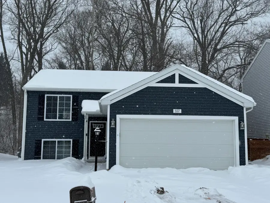 557 N Cygnet Lake Drive, Benton Harbor, MI 49022 - Image #2
