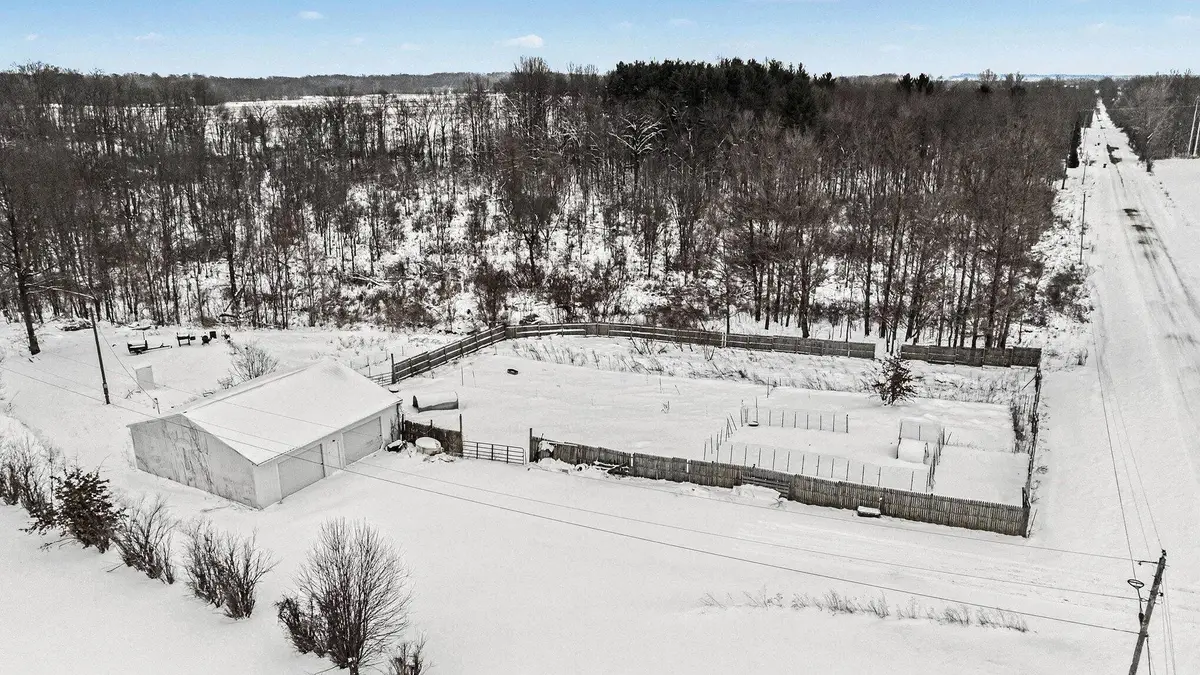 51133 Creglow Road, Marcellus, MI 49067 - Image #1