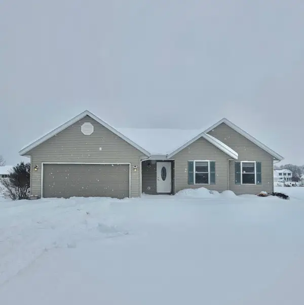 53427 Ridgeview Circle, Paw Paw, MI 49079