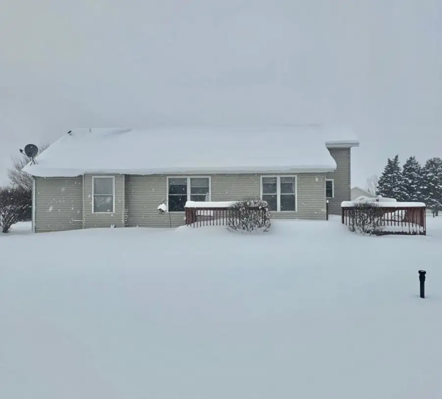 53427 Ridgeview Circle, Paw Paw, MI 49079 - #3