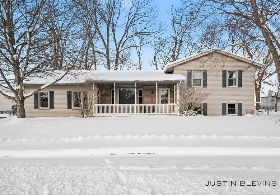 2155 Aaronsway Court Ne, Belmont, MI 49306 - Image #2