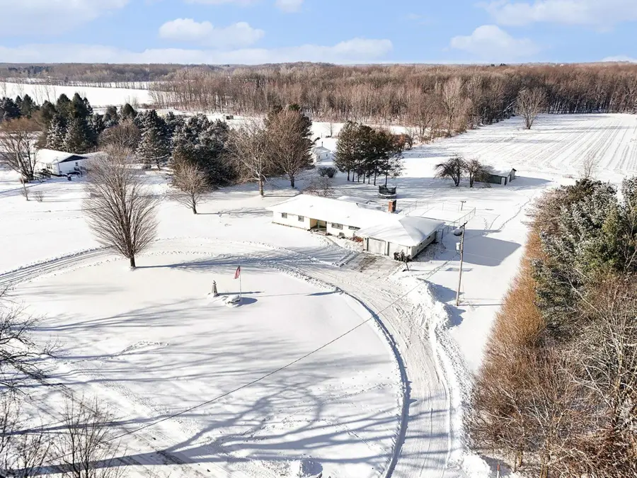 8830 S 43rd Street, Scotts, MI 49088 - Image #3