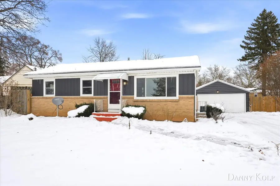 4322 Fuller Avenue Se, Grand Rapids, MI 49508 - #3