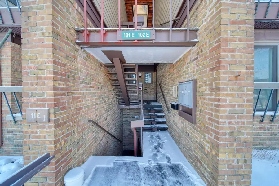 710 Lakeshire Trail #201E, Adrian, MI 49221 - Image #2