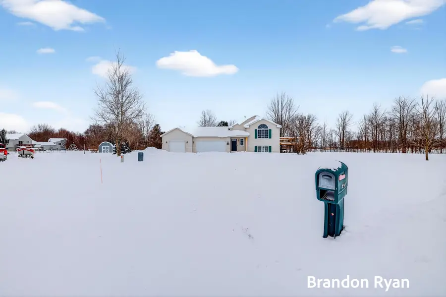 2050 Stag Court Ne, Cedar Springs, MI 49319 - Image #2