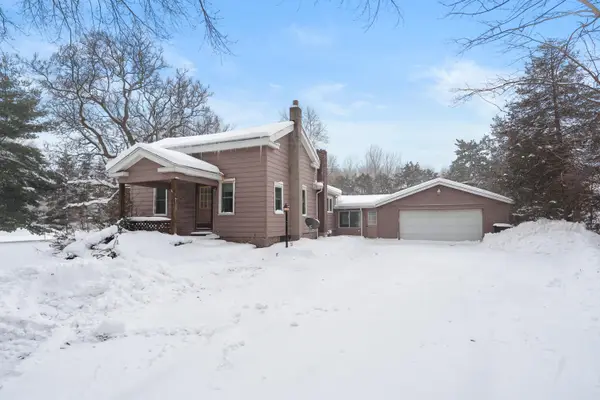 1170 W Bridge Street, Plainwell, MI 49080