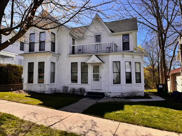 624 Michigan Street, Petoskey, MI 49770