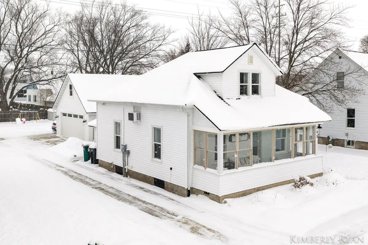 233 W Alpine Avenue, Zeeland, MI 49464 - Image #1