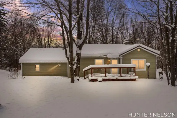 2627 N Evergreen Drive, White Cloud, MI 49349