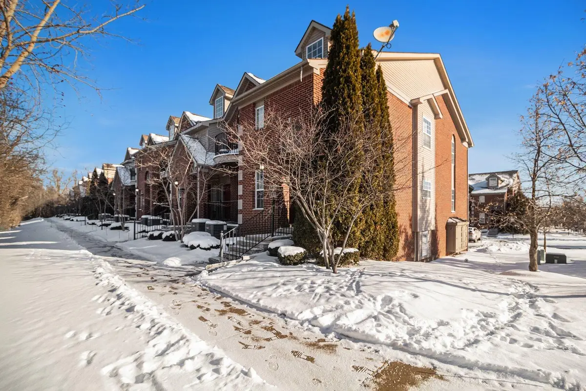 217 W Oakbrook Drive, Ann Arbor, MI 48103 - Image #1