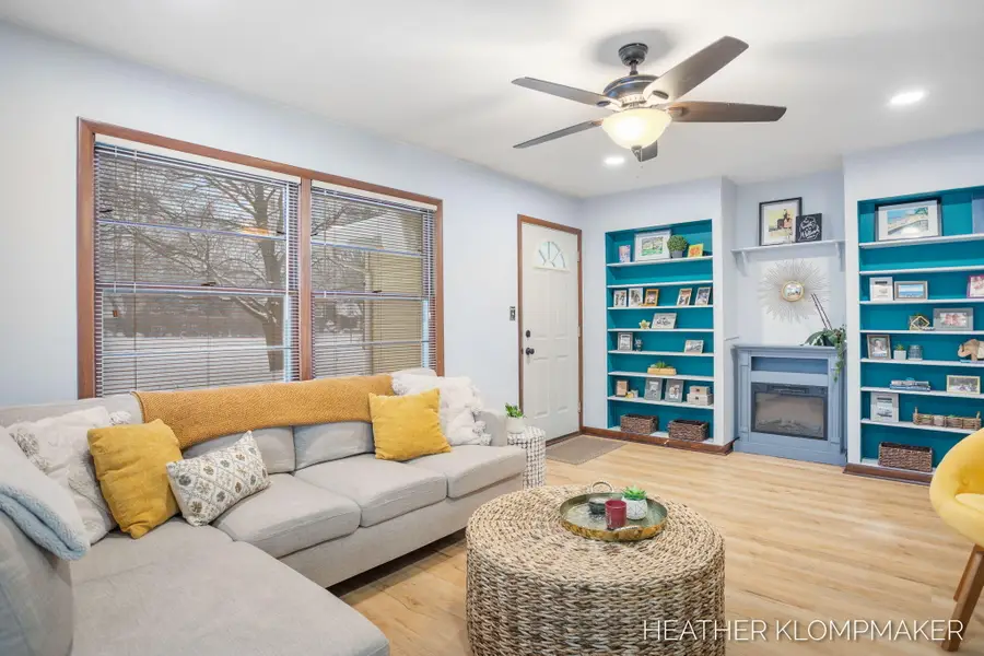 1647 W Lakewood Boulevard, Holland, MI 49424 - Image #2