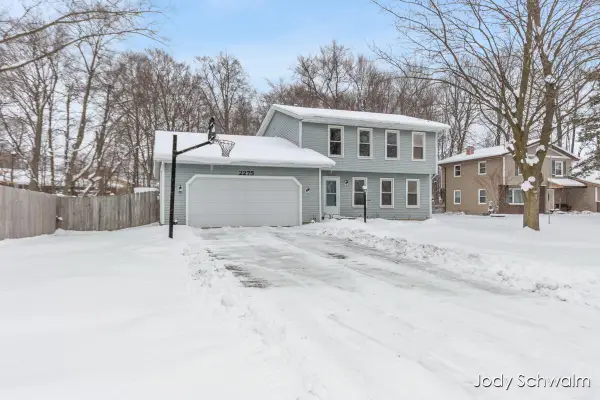 2275 Embro Drive Se, Grand Rapids, MI 49508