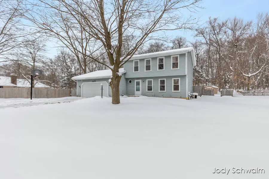 2275 Embro Drive Se, Grand Rapids, MI 49508 - Image #2