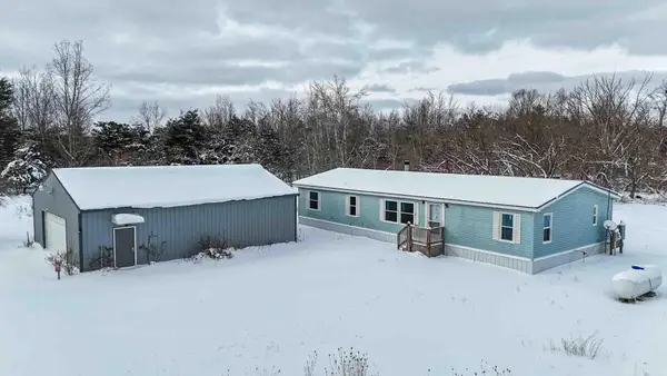 10380 17 Mile Road, Rodney, MI 49342