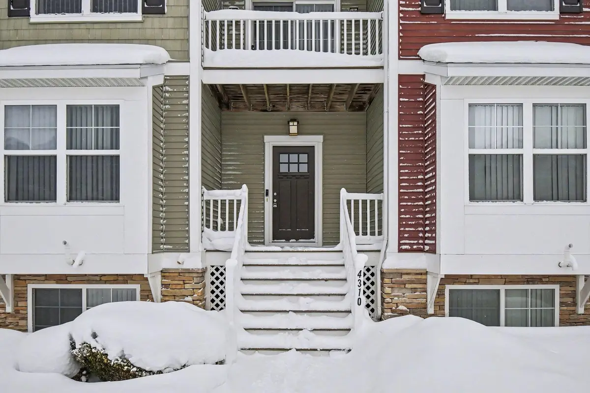 4310 St Annes Avenue Se, Kentwood, MI 49512 - #1