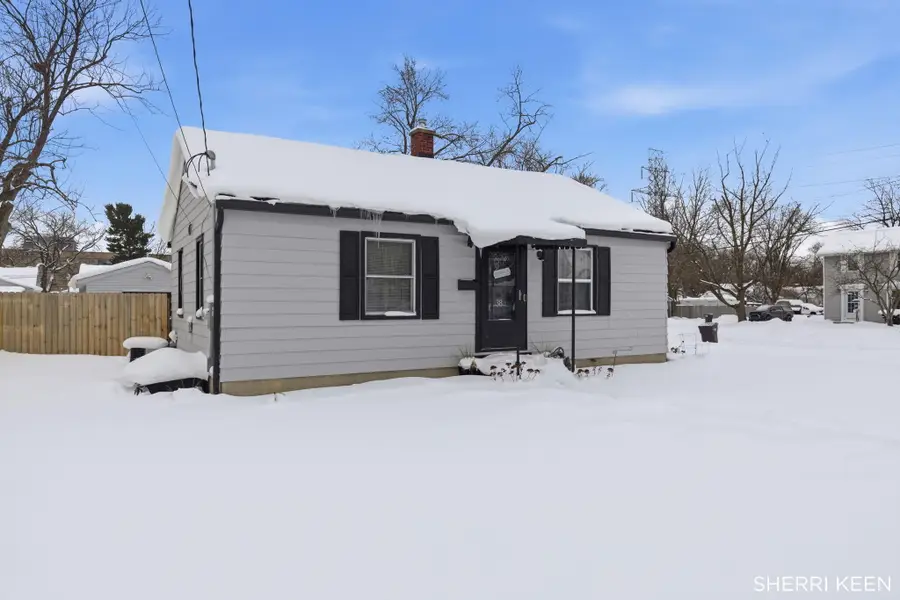 38 Leroy Street Sw, Grand Rapids, MI 49548 - Image #2