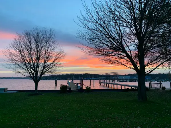 1738 Waukazoo Drive, Holland, MI 49424