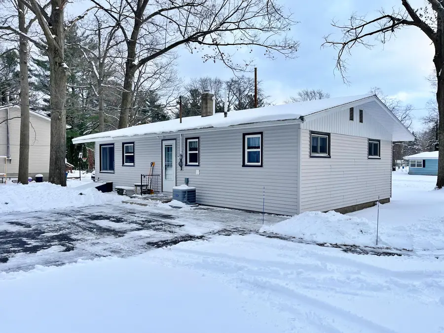 19224 Glendale Circle, Spring Lake, MI 49456 - Image #2