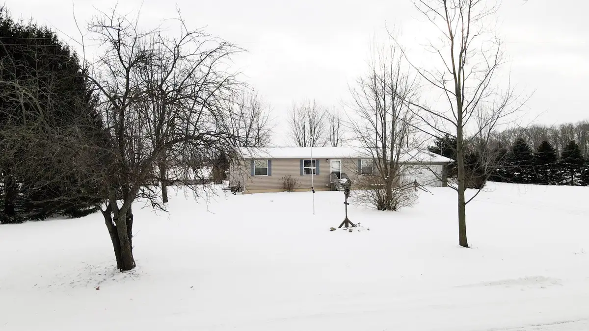 2598 Wildcat Road, Saint Johns, MI 48879 - Image #1