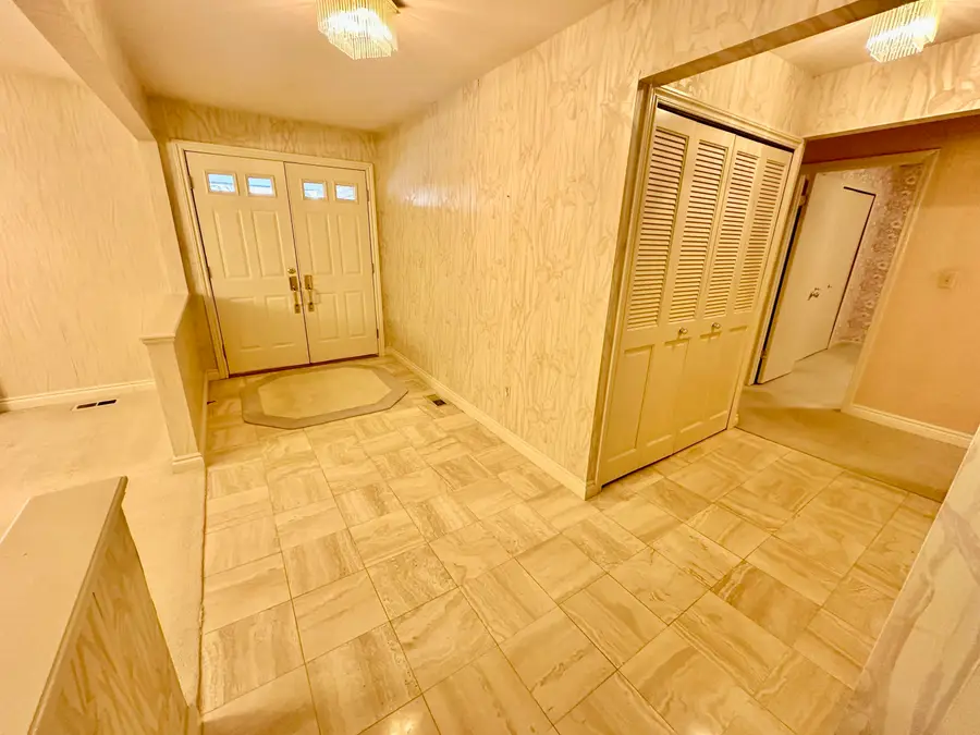 36744 Vargo, Livonia, MI 48152 - #2