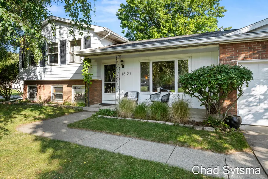 1827 Millbrook Street Se, Grand Rapids, MI 49508 - #2