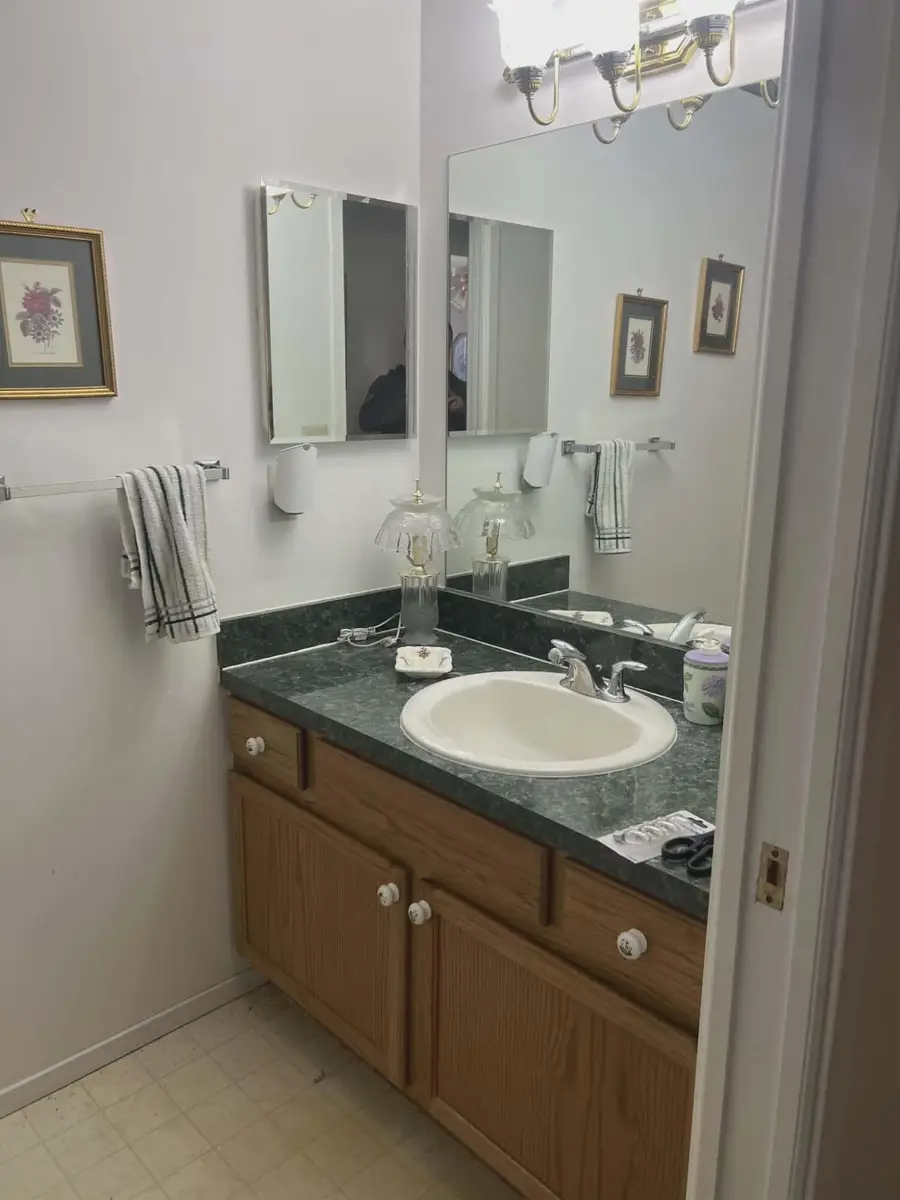 9544 Woodside Circle, Grand Blanc, MI 48439 - #3