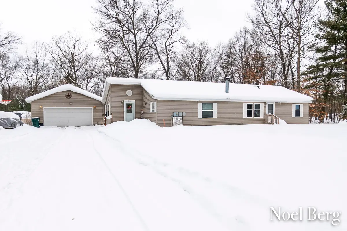 340 E River Road, Muskegon, MI 49445 - #1