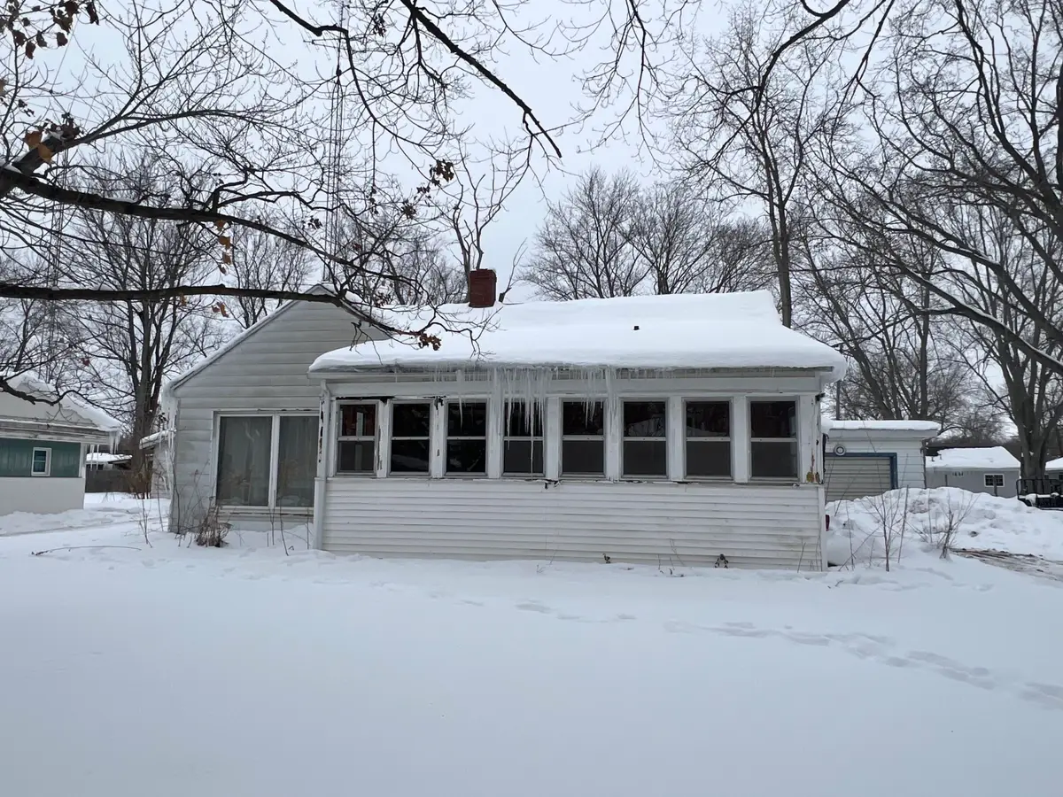 422 Paw Paw Avenue, Watervliet, MI 49098 - #1