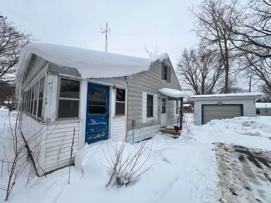 422 Paw Paw Avenue, Watervliet, MI 49098 - #2