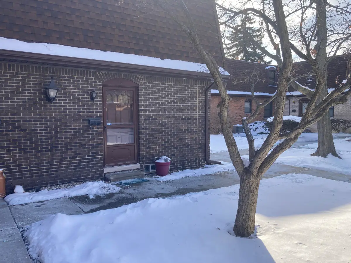 5065 Crooks #49, Royal Oak, MI 48073 - #1