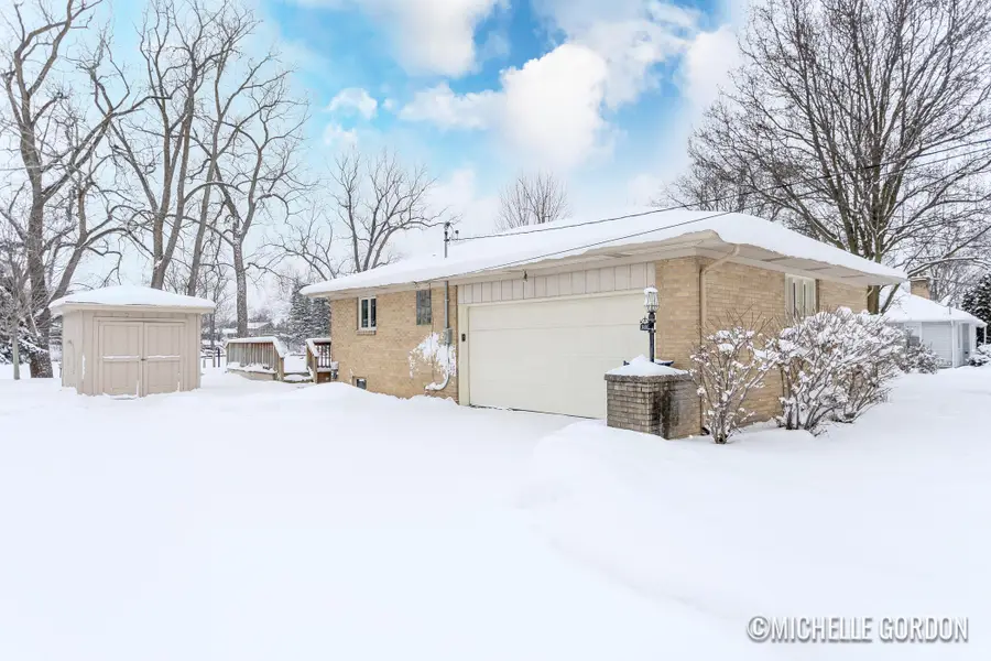 3880 N Big Spring Drive Sw, Grandville, MI 49418 - #3