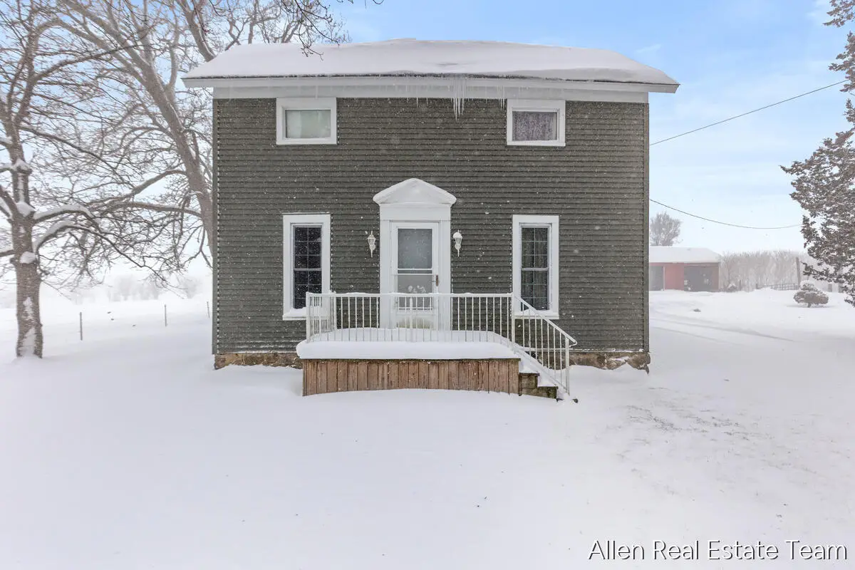1224 102nd Avenue, Plainwell, MI 49080 - #1