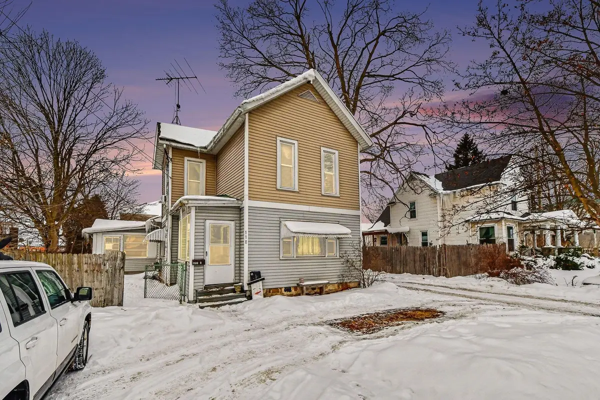 118 N Hudson Street Se, Lowell, MI 49331 - #1